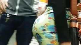 Seksi pantat ini tin ...