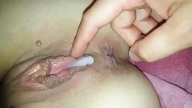Gadis dengan cinta d ...