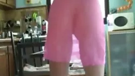 Tiga lesbian membela ...