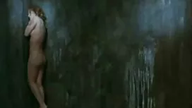 Sendirian di koridor ...