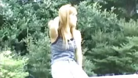 Blonde berjalan-jala ...